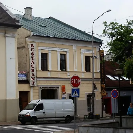 Turisticka Pri Slovenskej Restauracii * Brezno