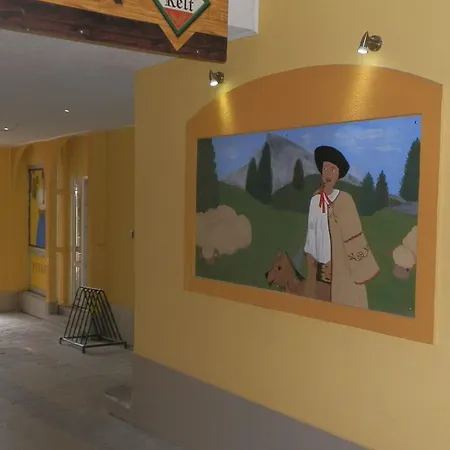 Turisticka Pri Slovenskej Restauracii *