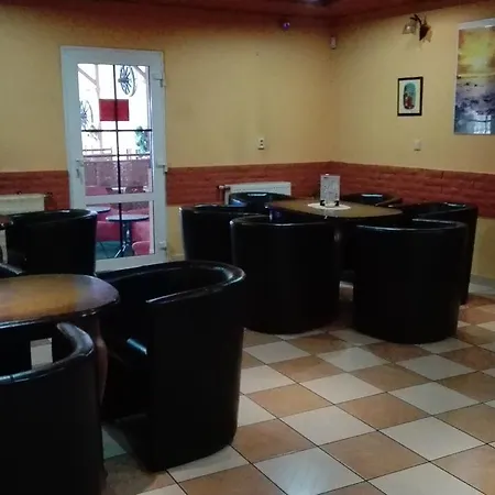 Turisticka Pri Slovenskej Restauracii * Brezno