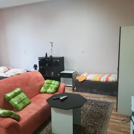 Turisticka Pri Slovenskej Restauracii * Brezno