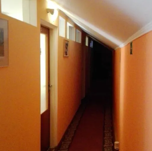 Turisticka Pri Slovenskej Restauracii 호스텔 브레즈노